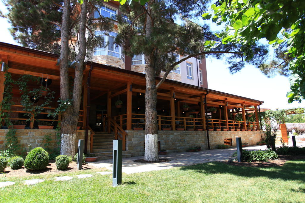 Grand M Hotel Navoi Exterior photo