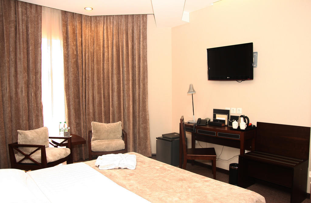 Grand M Hotel Navoi Room photo