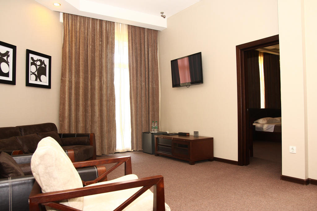 Grand M Hotel Navoi Room photo